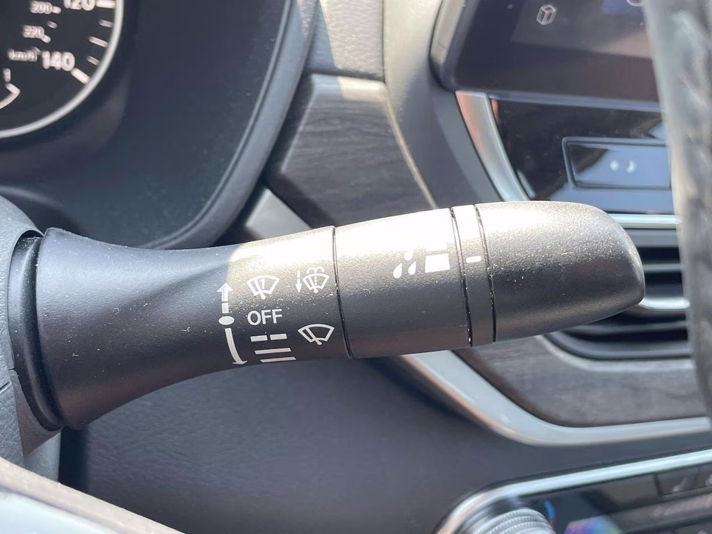 2023 Gun Metallic Nissan Altima 2.5 SL AWD Sedan