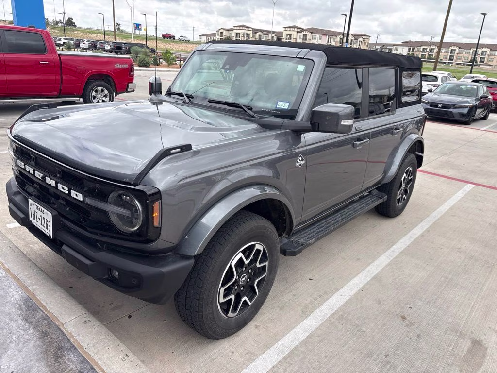 2023 Carbonized Gray Metallic Ford Bronco Outer Banks 4X4 SUV