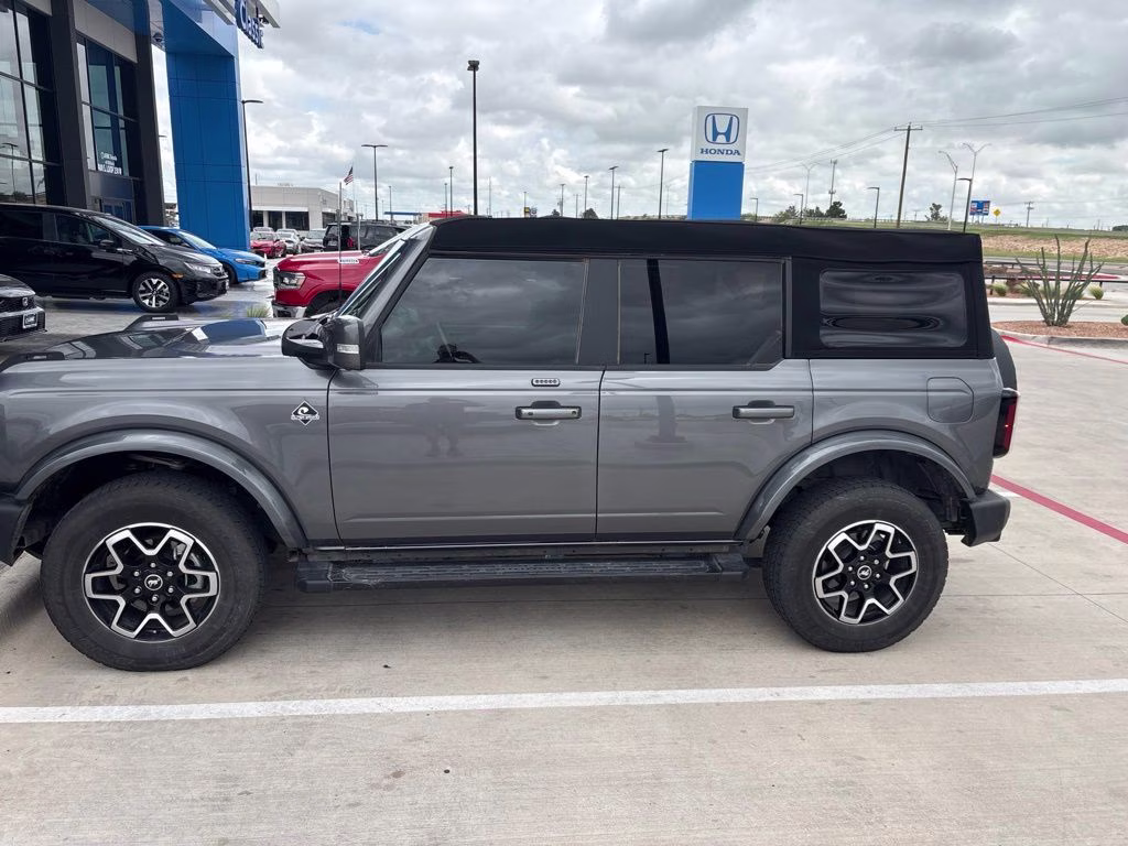 2023 Carbonized Gray Metallic Ford Bronco Outer Banks 4X4 SUV