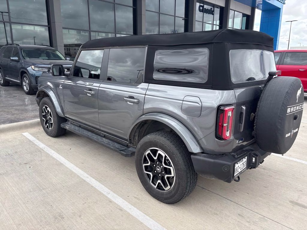 2023 Carbonized Gray Metallic Ford Bronco Outer Banks 4X4 SUV