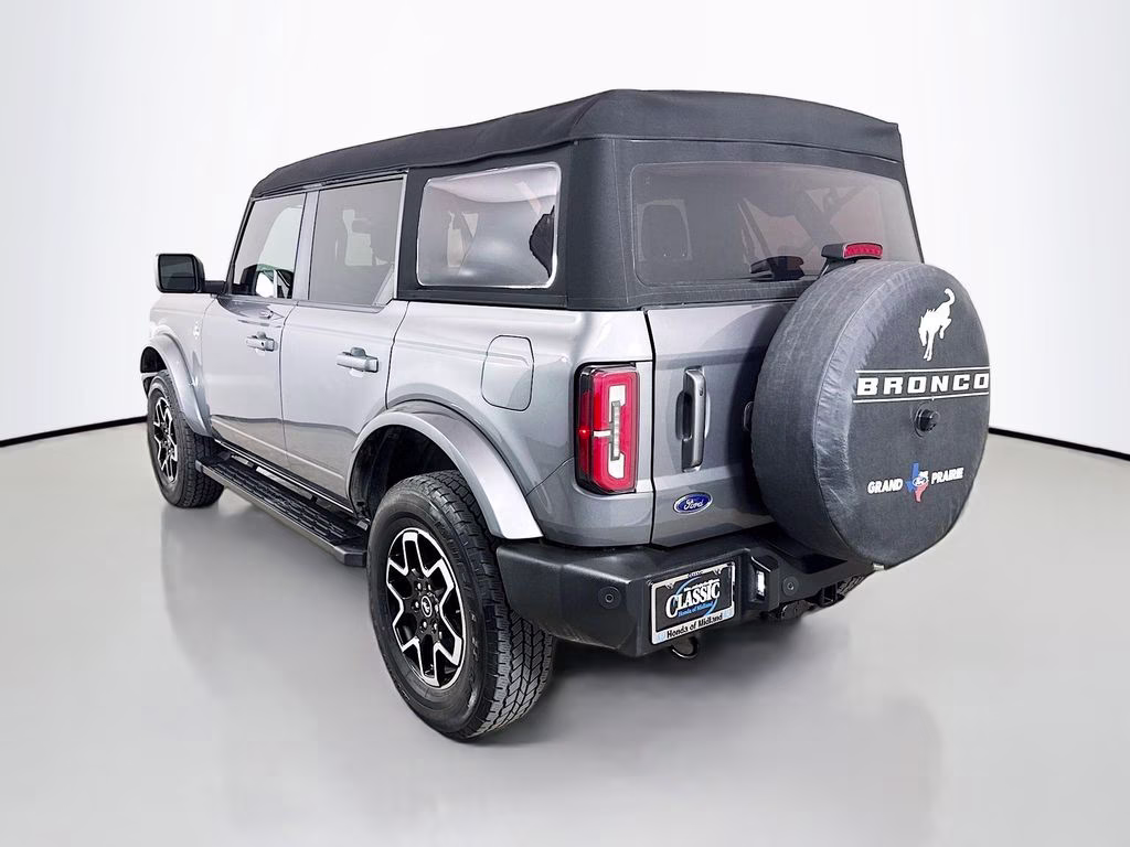 2023 Carbonized Gray Metallic Ford Bronco Outer Banks 4X4 SUV
