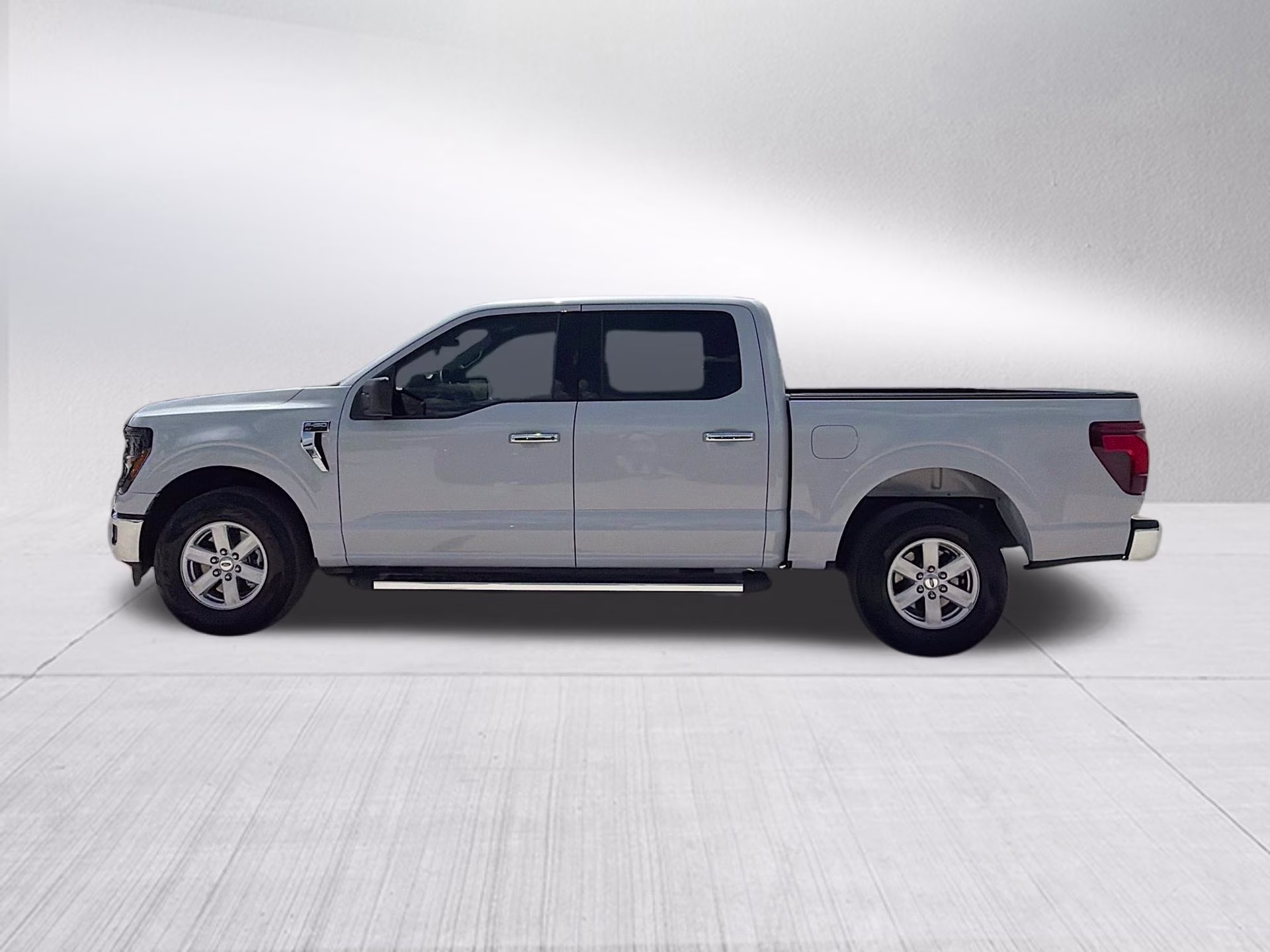 2025 Space White Metallic Ford F-150 XLT RWD Truck