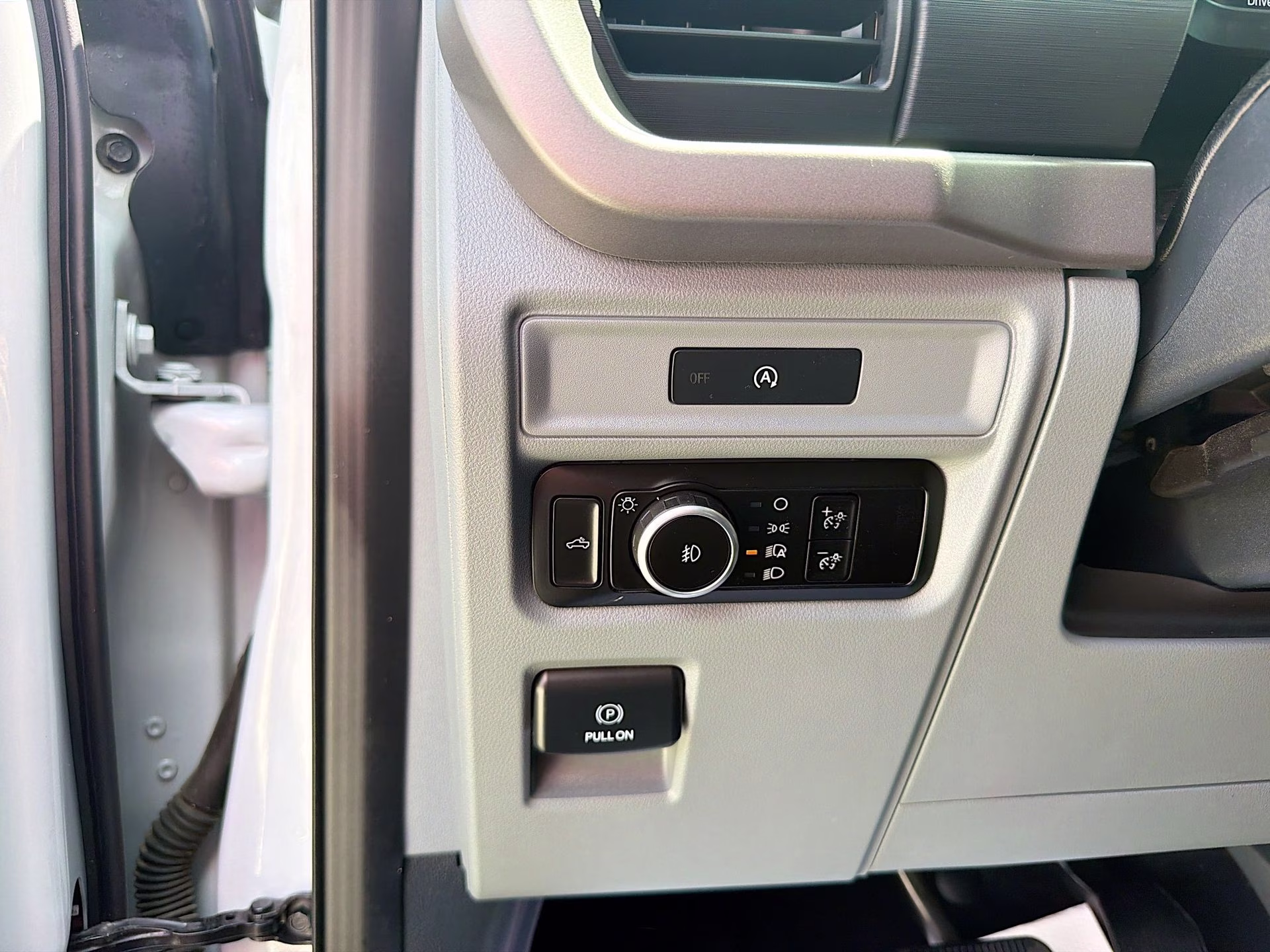 2025 Space White Metallic Ford F-150 XLT RWD Truck