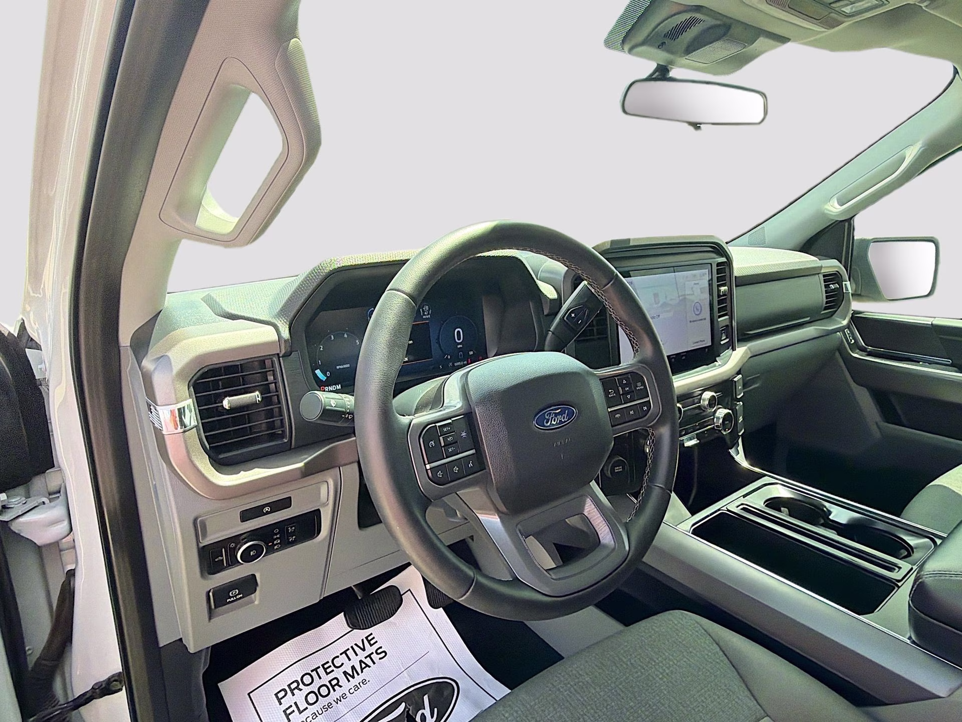2025 Space White Metallic Ford F-150 XLT RWD Truck