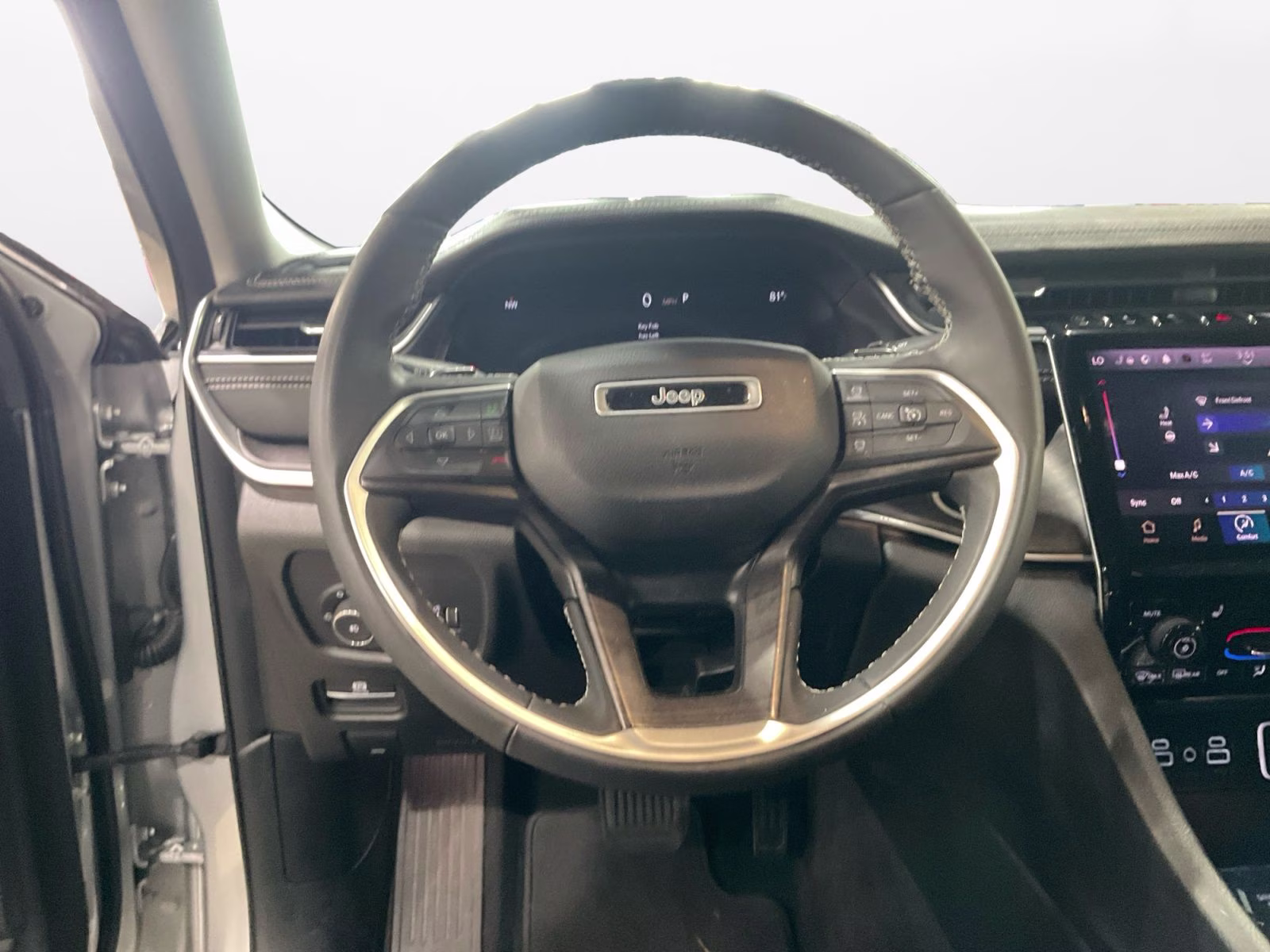 2024 Silver Zynith Jeep Grand Cherokee Limited 4X4 SUV