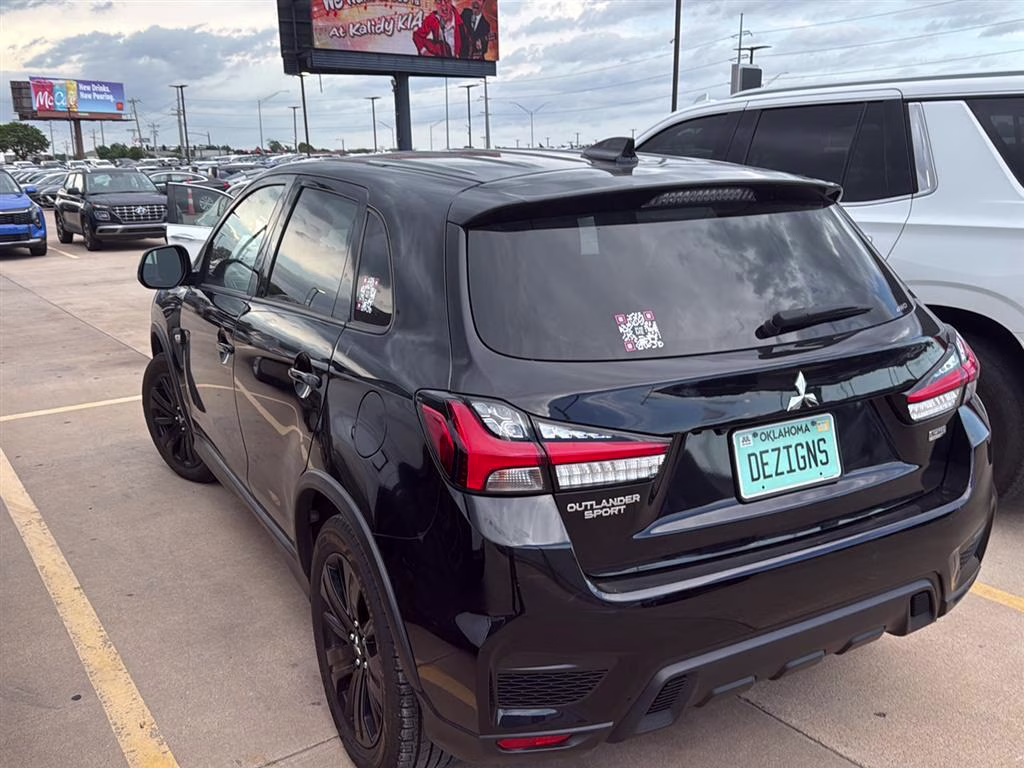 2022 BLACK Mitsubishi Outlander Sport 4X4
