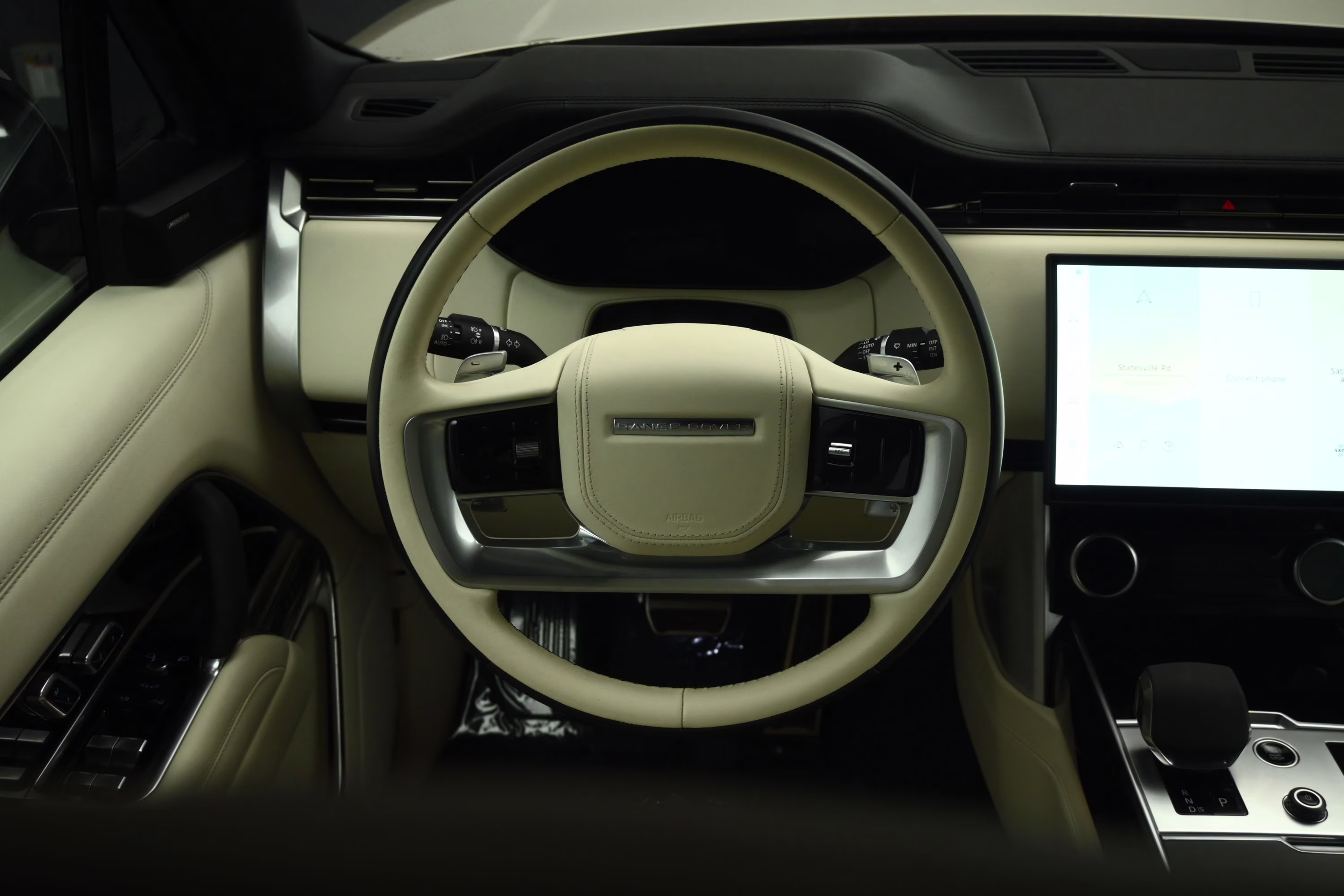 2023 Gold Land Rover Range Rover SE AWD SUV