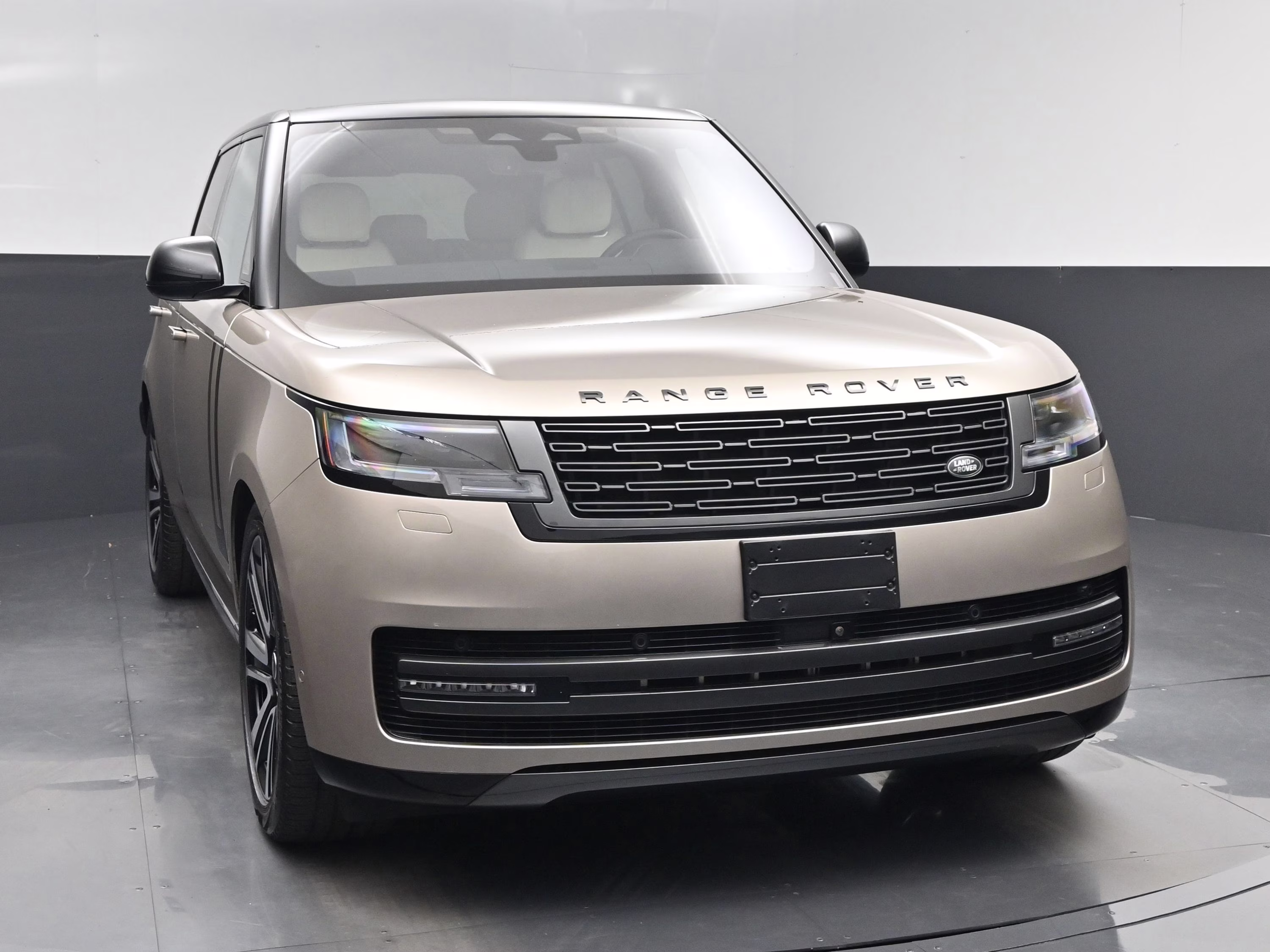 2023 Gold Land Rover Range Rover SE AWD SUV