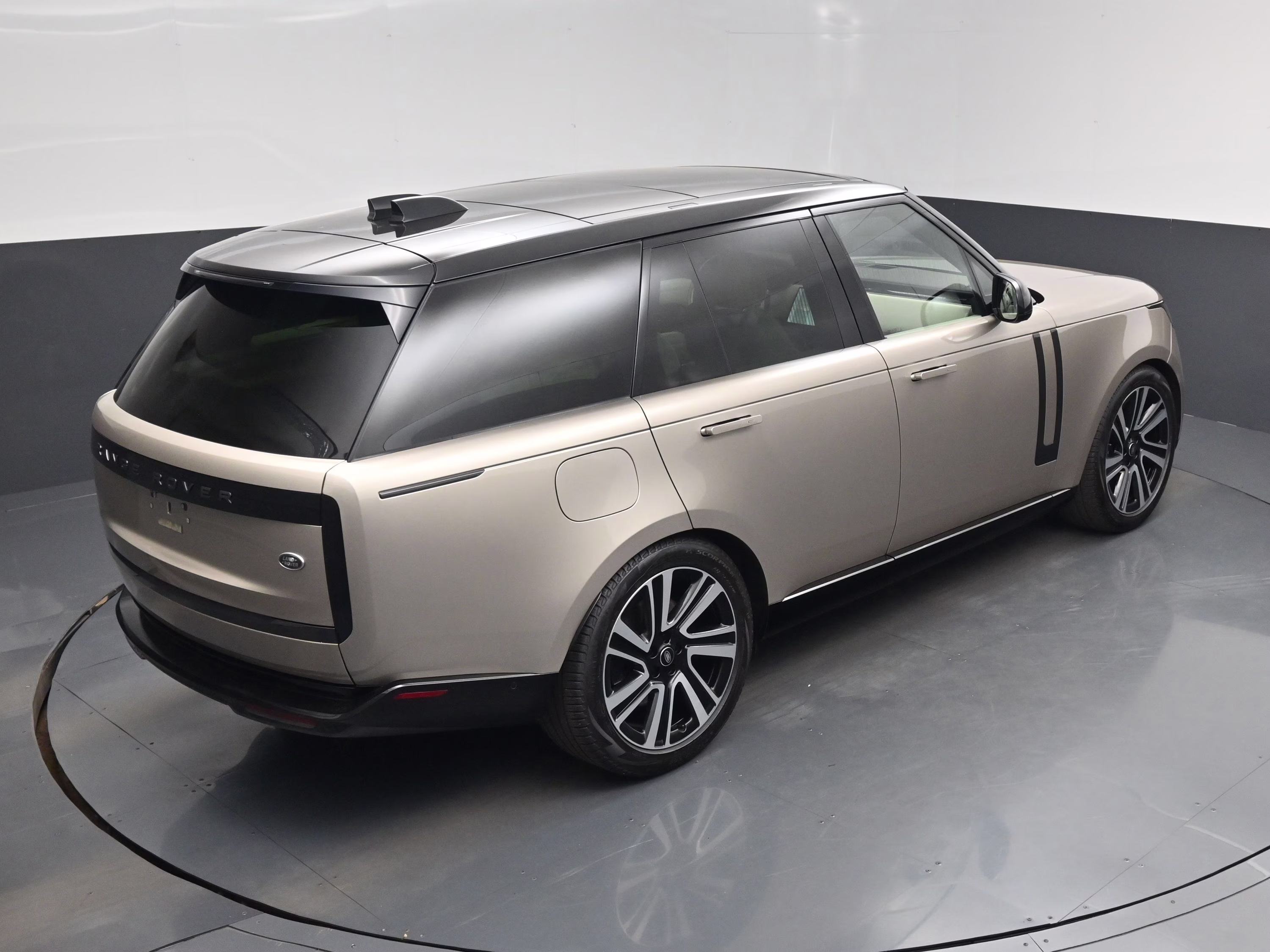 2023 Gold Land Rover Range Rover SE AWD SUV