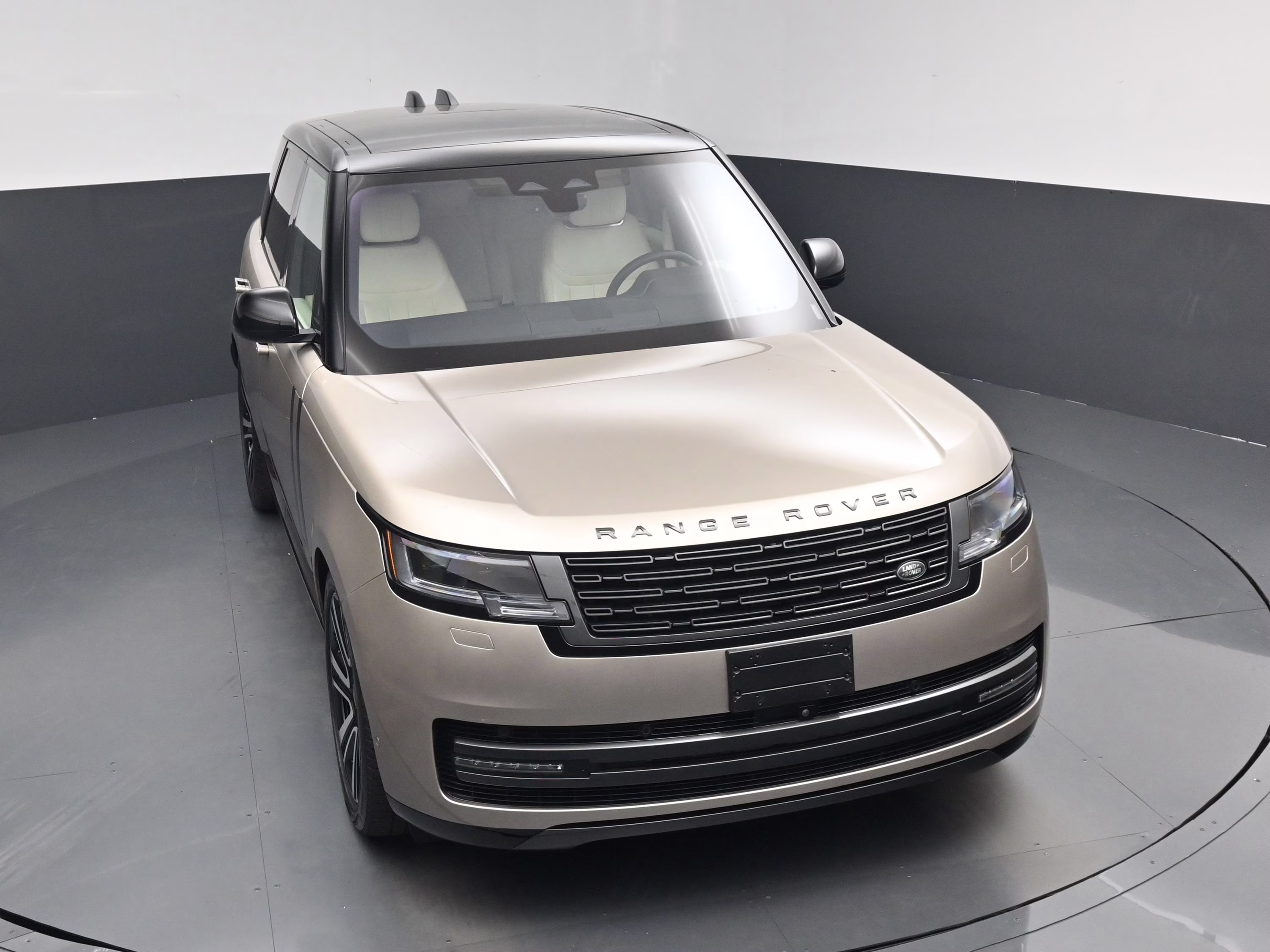 2023 Gold Land Rover Range Rover SE AWD SUV