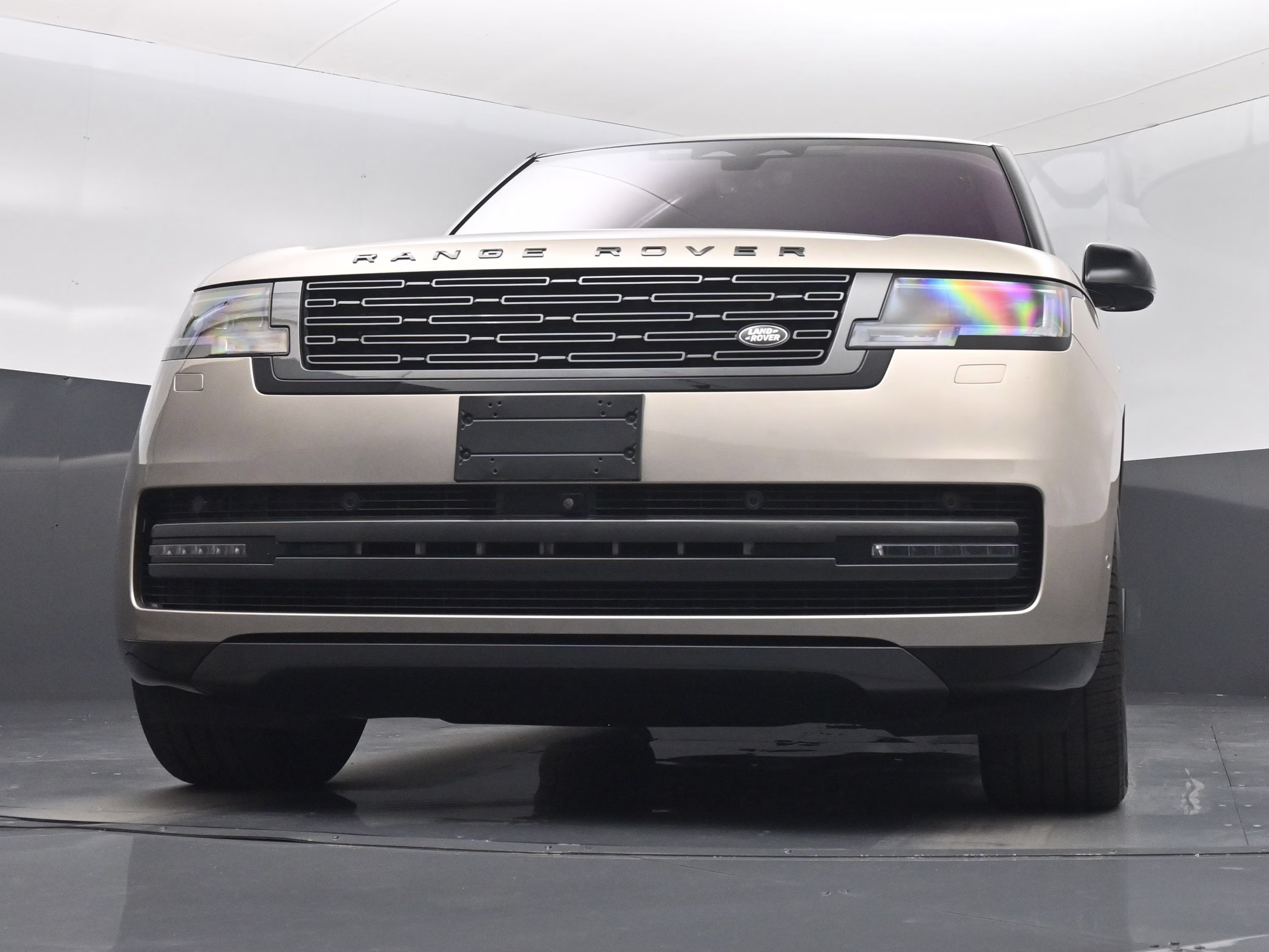 2023 Gold Land Rover Range Rover SE AWD SUV