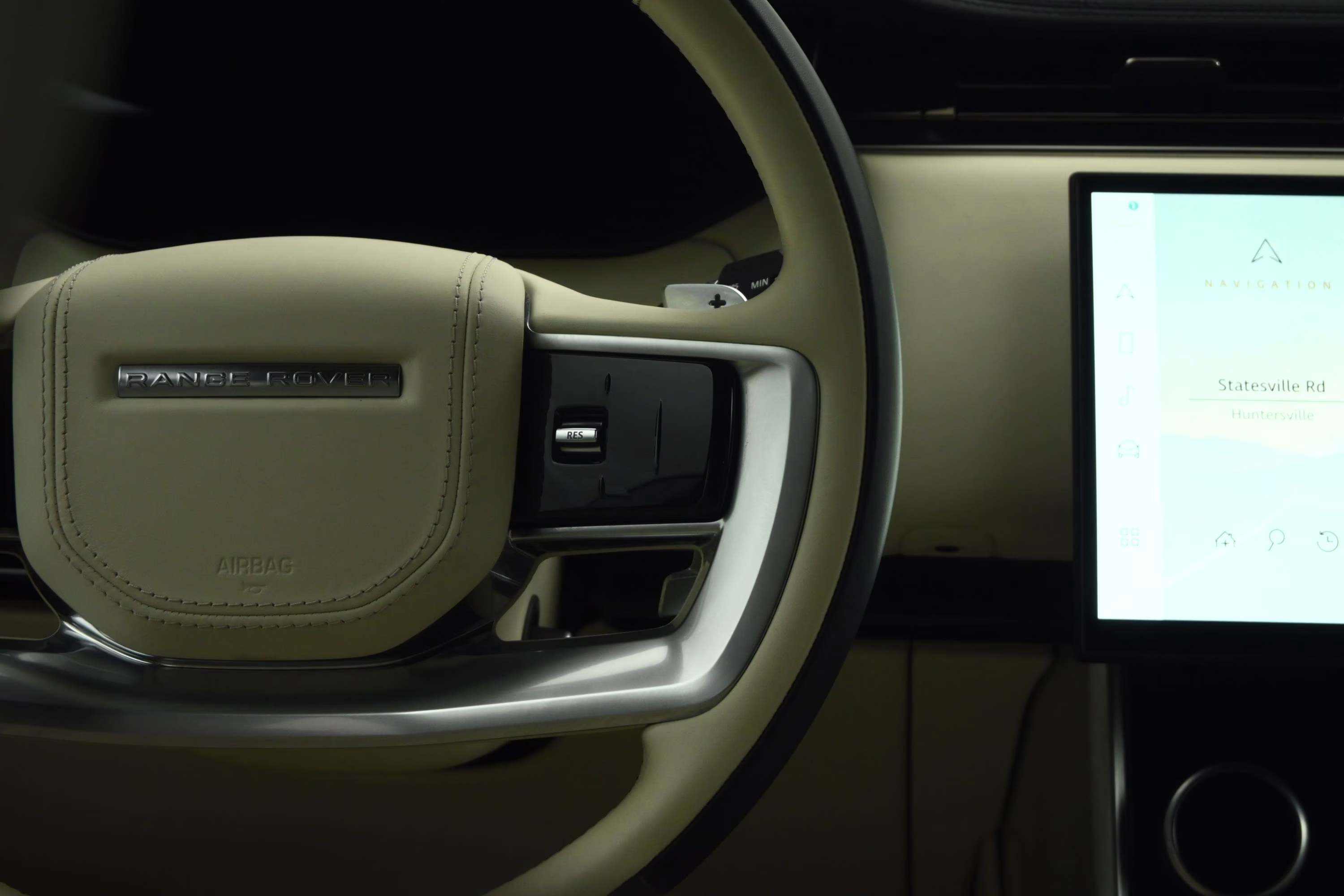 2023 Gold Land Rover Range Rover SE AWD SUV