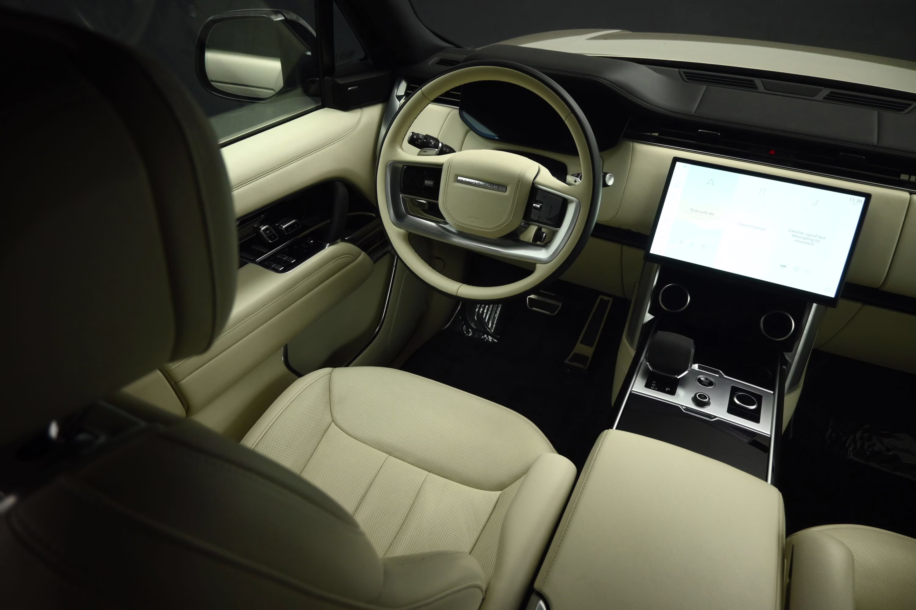2023 Gold Land Rover Range Rover SE AWD SUV