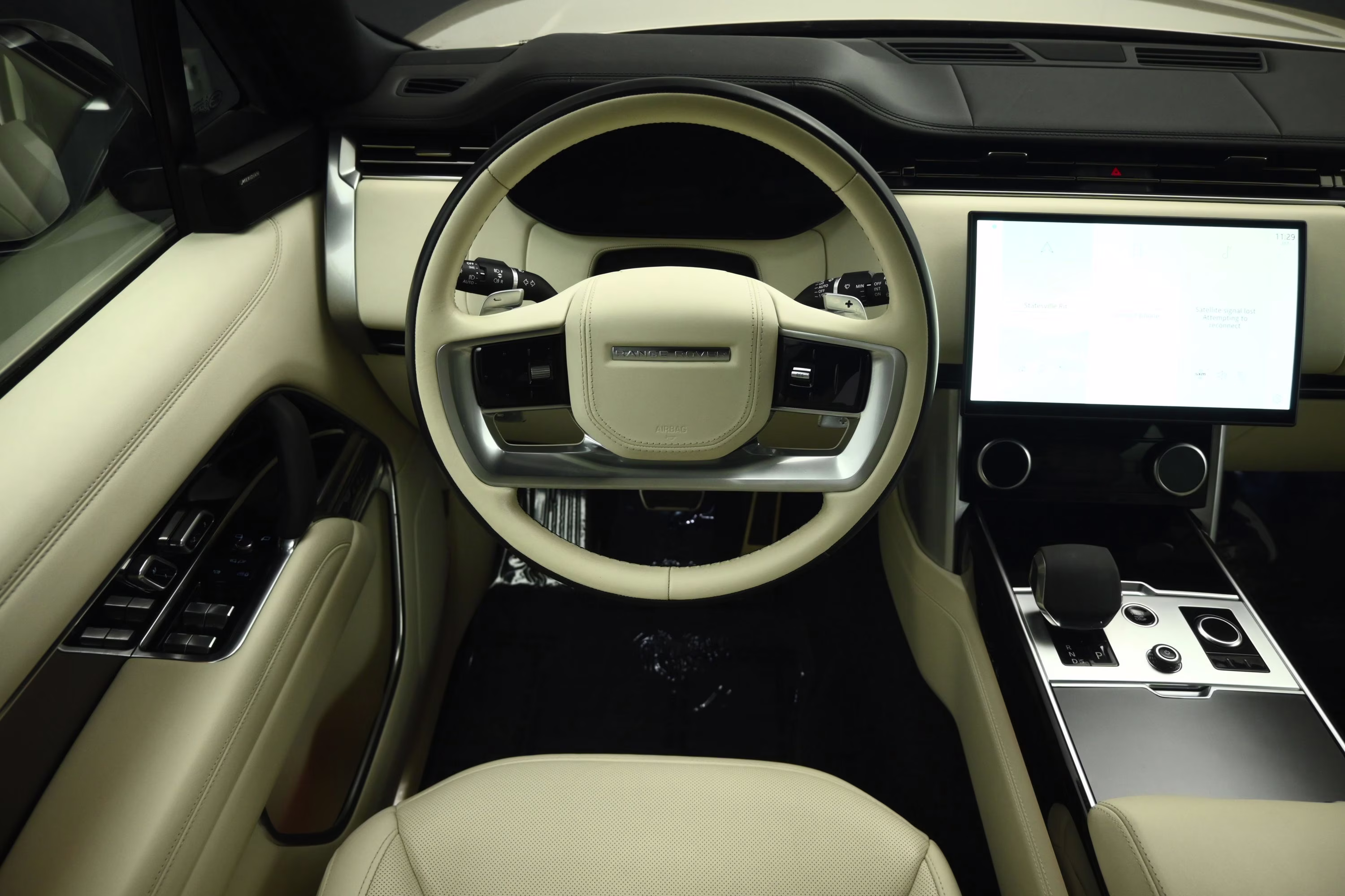 2023 Gold Land Rover Range Rover SE AWD SUV