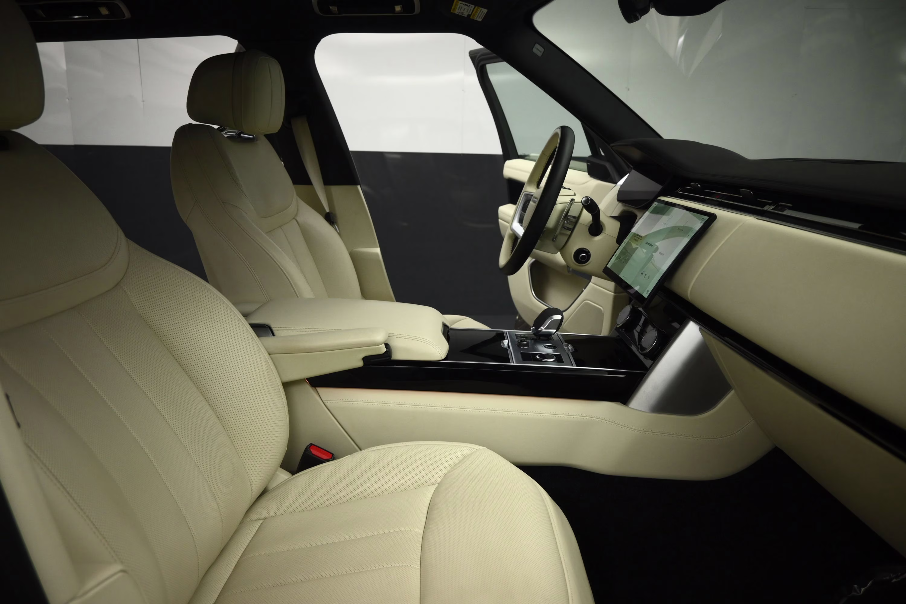 2023 Gold Land Rover Range Rover SE AWD SUV
