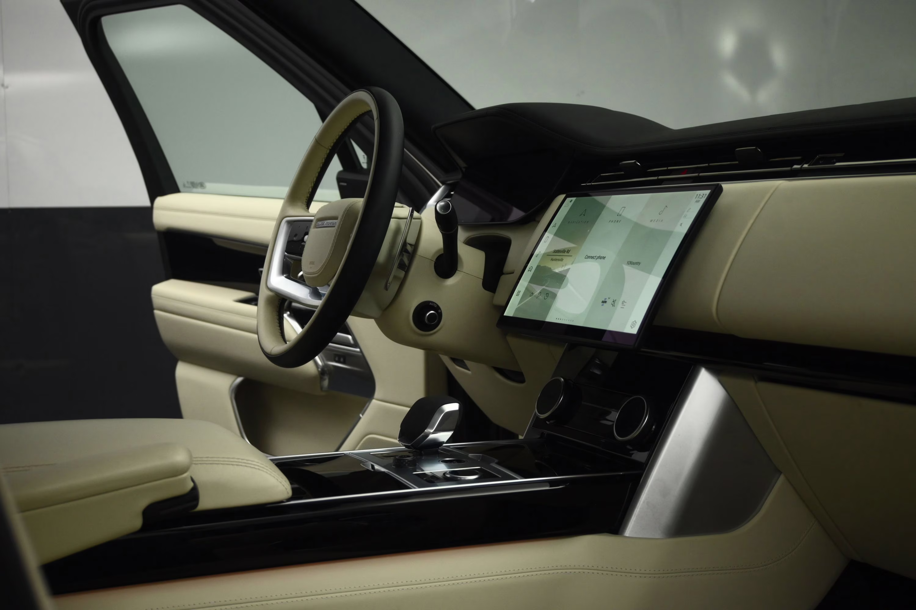 2023 Gold Land Rover Range Rover SE AWD SUV