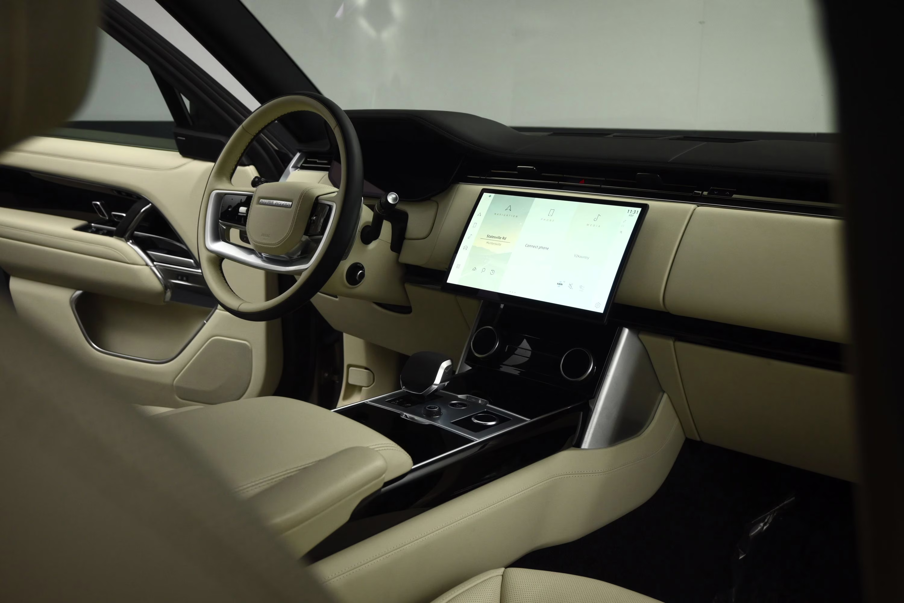 2023 Gold Land Rover Range Rover SE AWD SUV