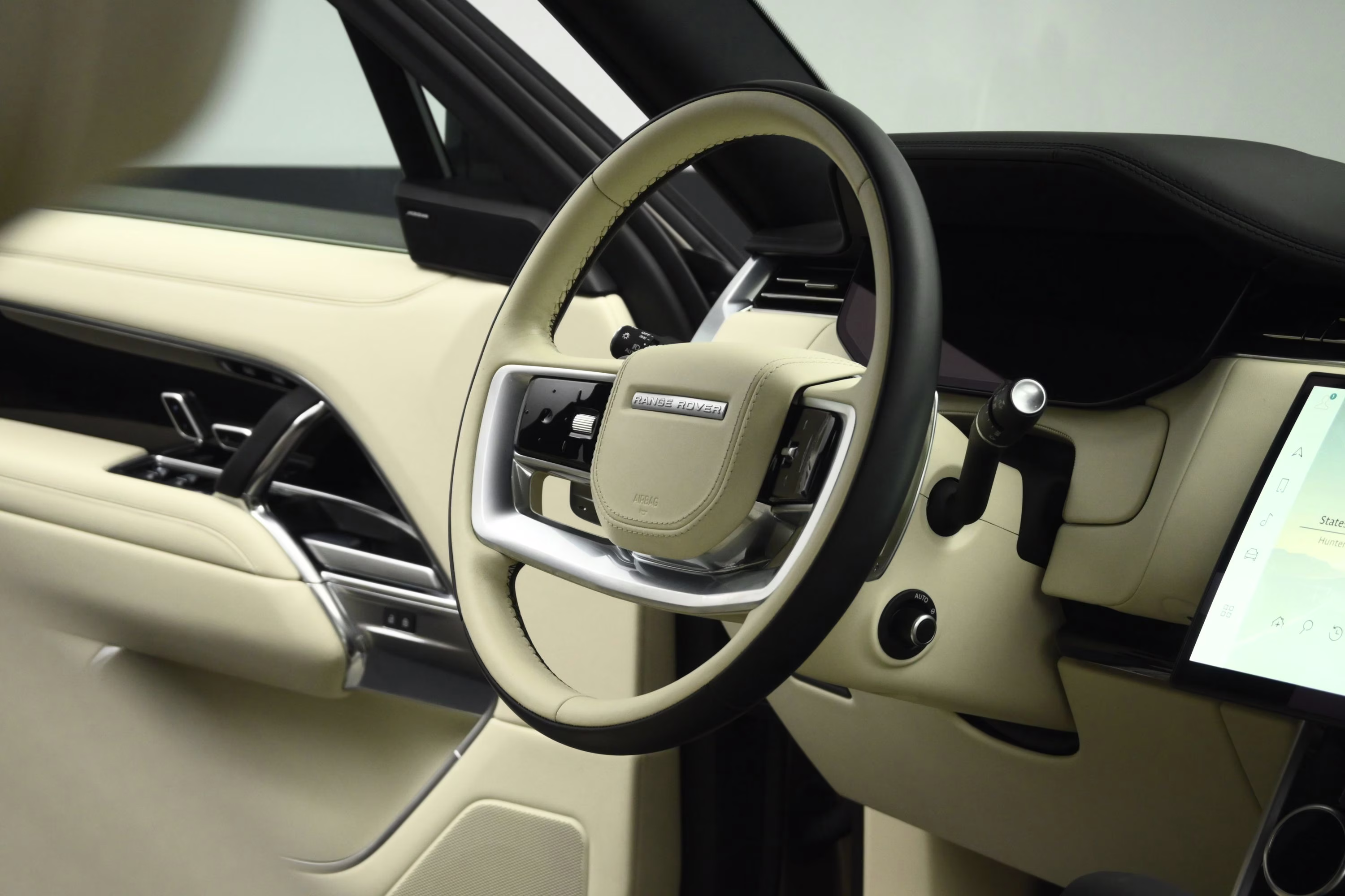 2023 Gold Land Rover Range Rover SE AWD SUV