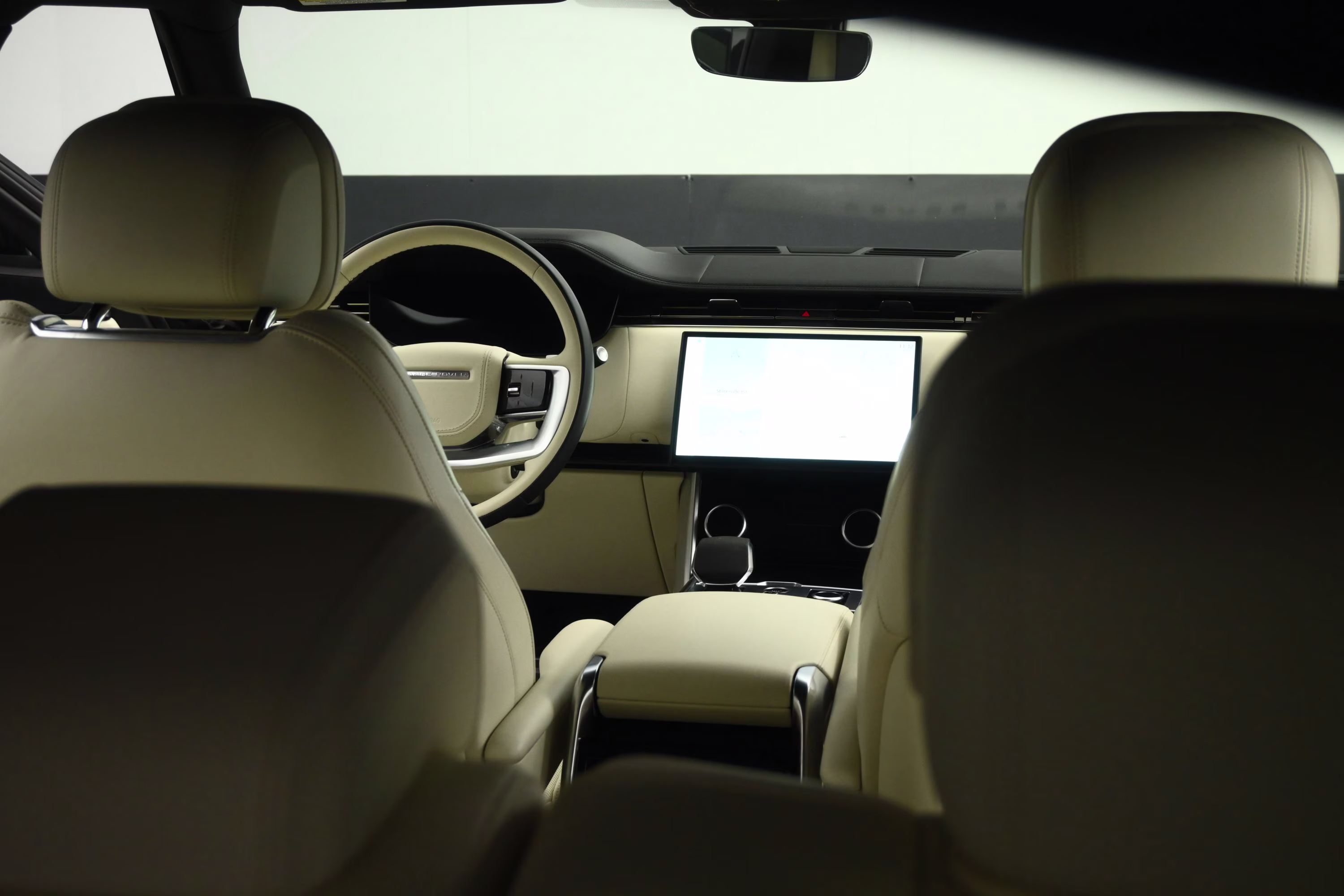 2023 Gold Land Rover Range Rover SE AWD SUV