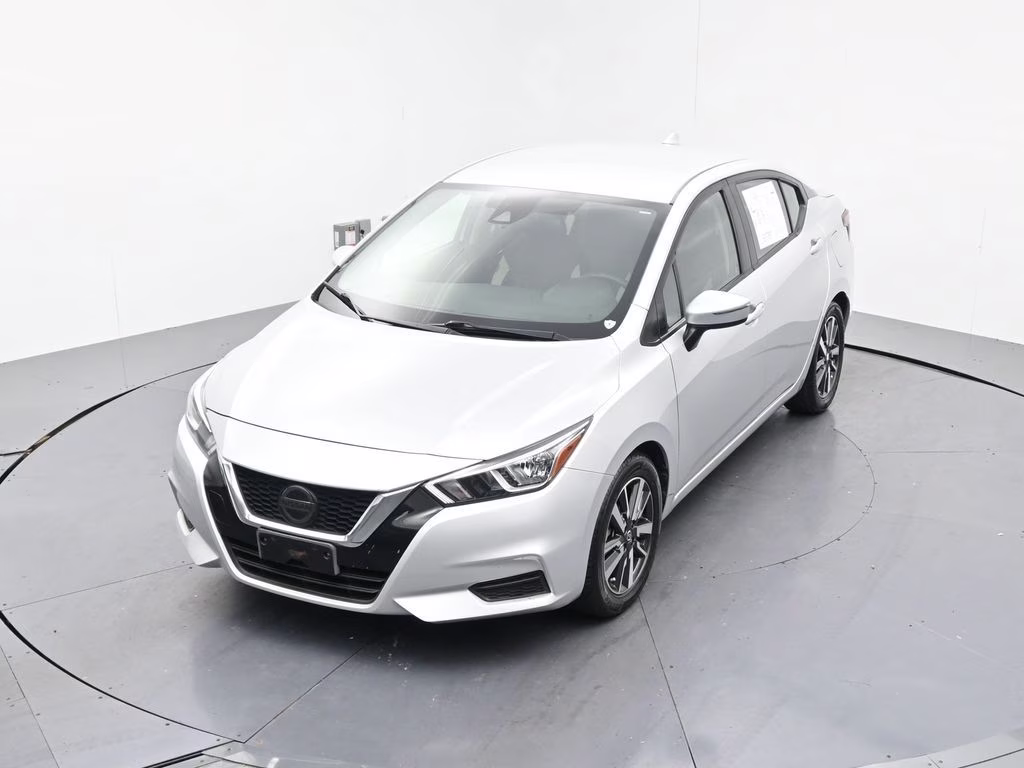 2021 Brilliant Silver Metallic Nissan Versa 1.6 SV FWD Sedan