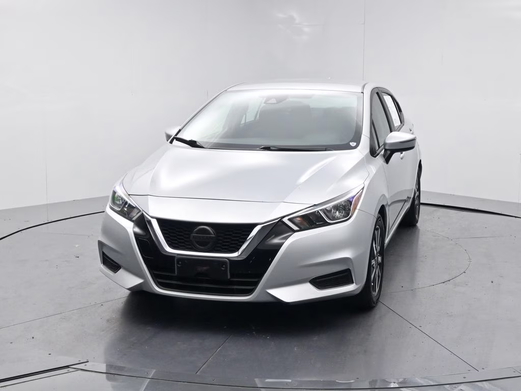2021 Brilliant Silver Metallic Nissan Versa 1.6 SV FWD Sedan