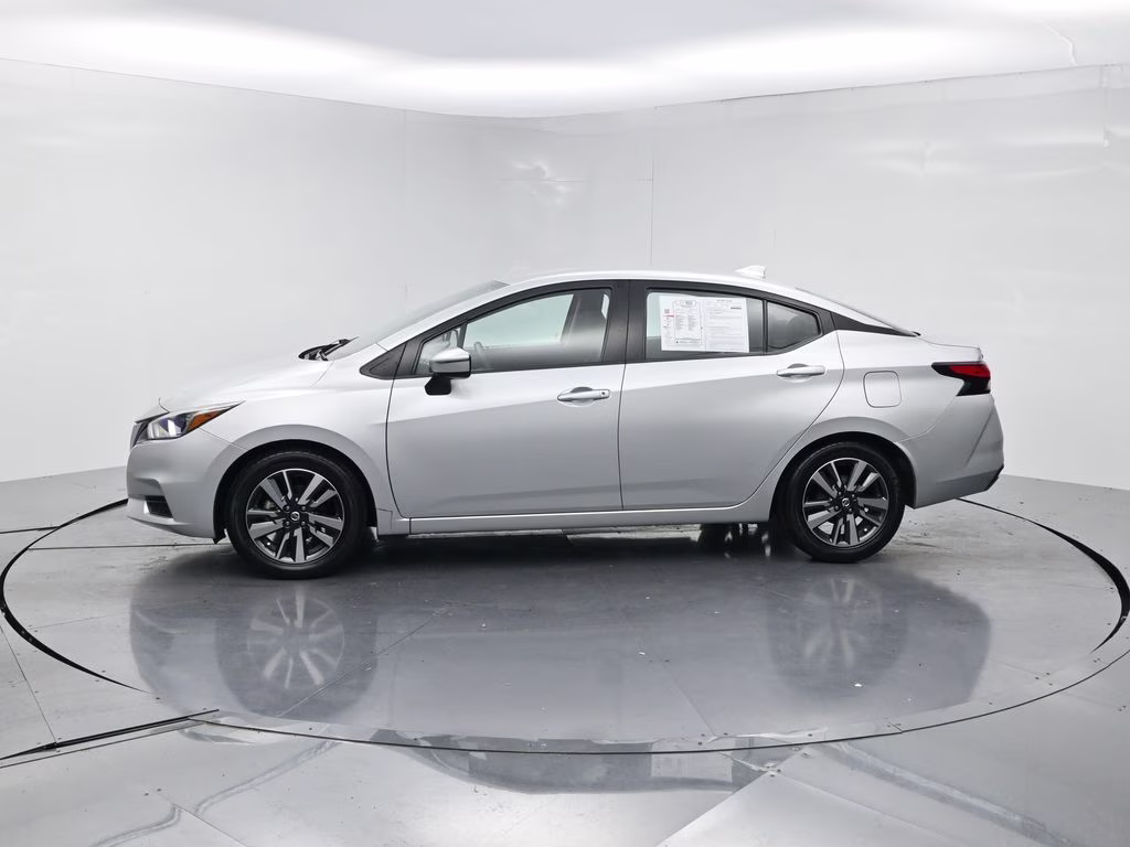 2021 Brilliant Silver Metallic Nissan Versa 1.6 SV FWD Sedan