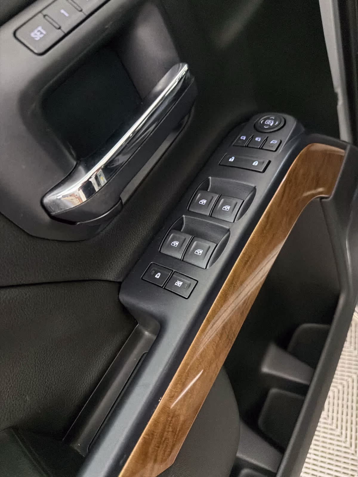 2018 Silver Ice Metallic Chevrolet Silverado 1500 LTZ RWD Truck