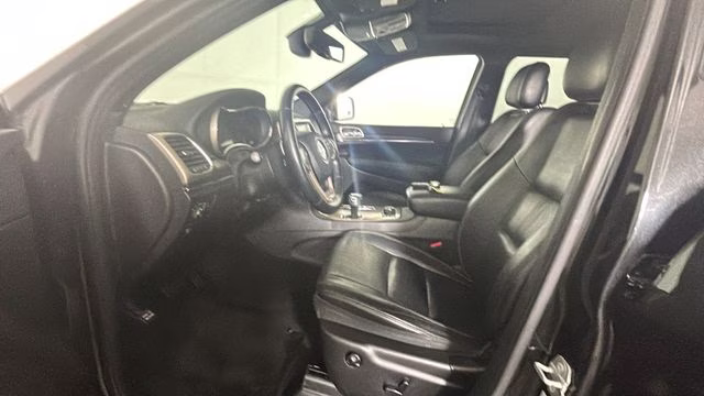 2015 Brilliant Black Crystal Pearlcoat Jeep Grand Cherokee Limited 4X4 SUV