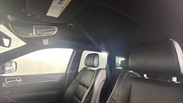 2015 Brilliant Black Crystal Pearlcoat Jeep Grand Cherokee Limited 4X4 SUV