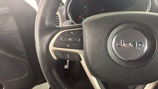 2015 Brilliant Black Crystal Pearlcoat Jeep Grand Cherokee Limited 4X4 SUV