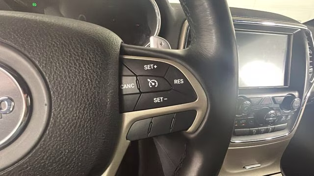2015 Brilliant Black Crystal Pearlcoat Jeep Grand Cherokee Limited 4X4 SUV