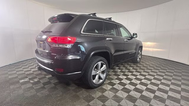 2015 Brilliant Black Crystal Pearlcoat Jeep Grand Cherokee Limited 4X4 SUV