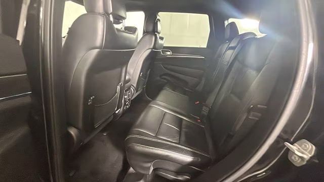 2015 Brilliant Black Crystal Pearlcoat Jeep Grand Cherokee Limited 4X4 SUV
