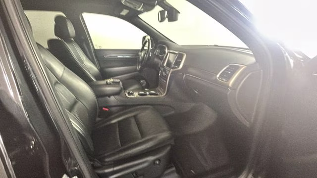 2015 Brilliant Black Crystal Pearlcoat Jeep Grand Cherokee Limited 4X4 SUV