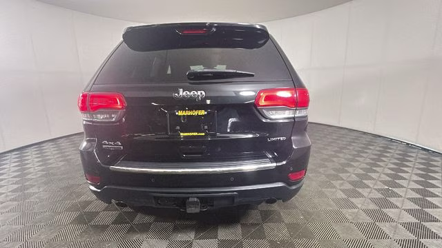2015 Brilliant Black Crystal Pearlcoat Jeep Grand Cherokee Limited 4X4 SUV