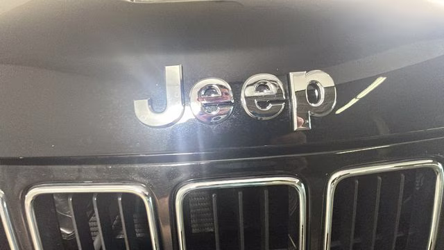 2015 Brilliant Black Crystal Pearlcoat Jeep Grand Cherokee Limited 4X4 SUV