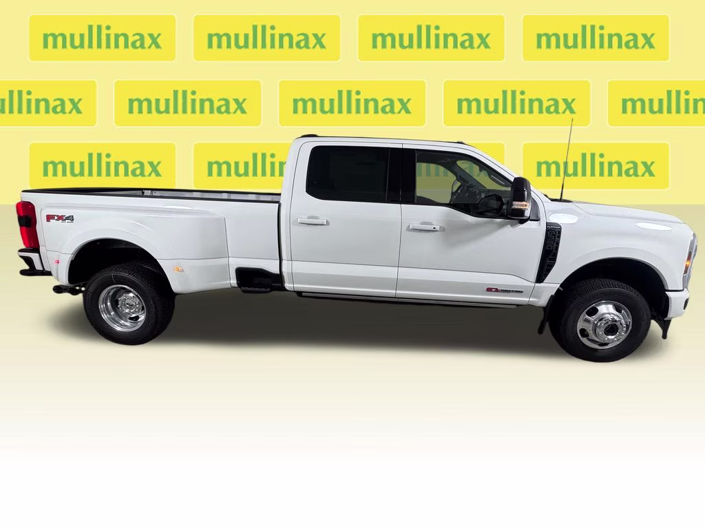 2026 Star White Metallic Tri-Coat Ford Super Duty F-350 DRW Platinum 4X4 Truck