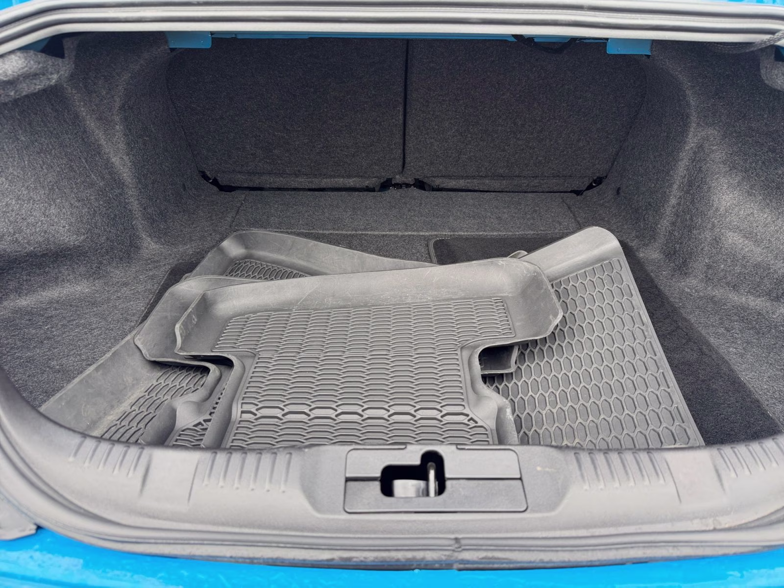 2022 Grabber Blue Metallic Ford Mustang GT Premium RWD Coupe