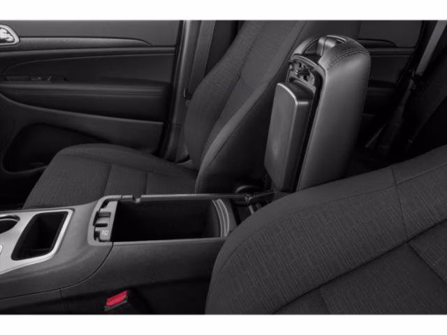 2020 Diamond Black Crystal Pearlcoat Jeep Grand Cherokee Laredo E RWD SUV