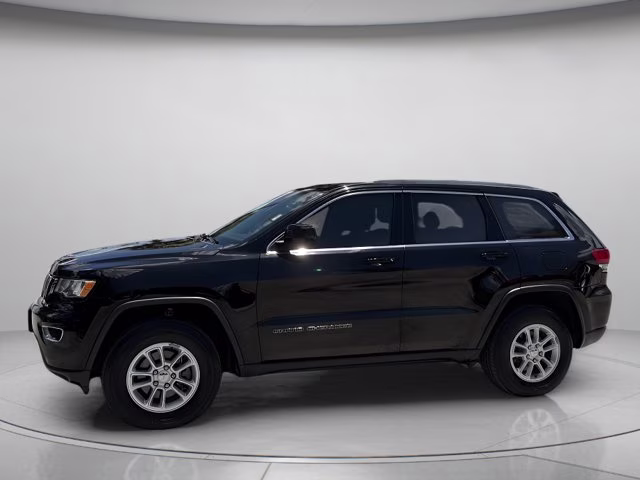 2020 Diamond Black Crystal Pearlcoat Jeep Grand Cherokee Laredo E RWD SUV