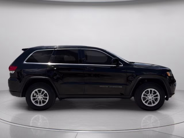 2020 Diamond Black Crystal Pearlcoat Jeep Grand Cherokee Laredo E RWD SUV