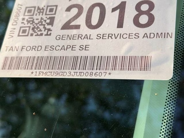 2018 White Gold Metallic Ford Escape SE 4X4 SUV