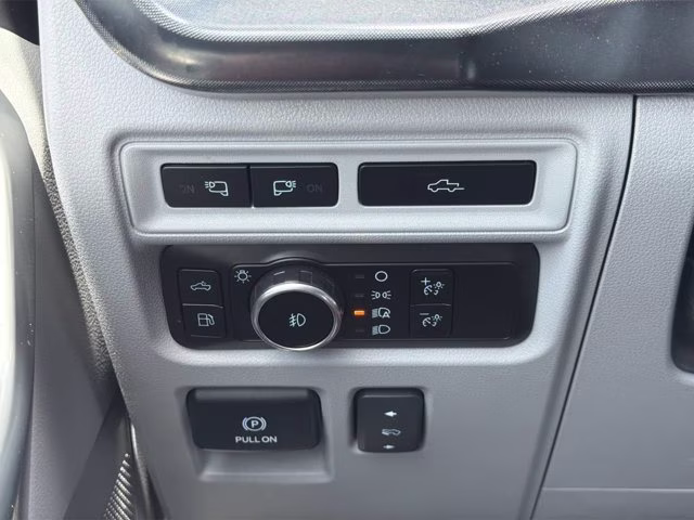 2023 Silver Metallic Ford F-150 Limited 4X4 Truck
