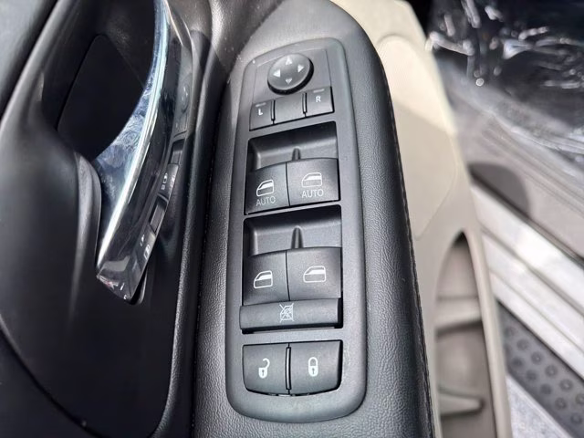 2018 Billet Clearcoat Dodge Grand Caravan SE FWD Van