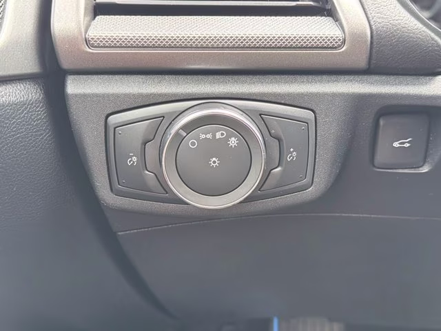 2019 Oxford White Ford Fusion S FWD Sedan