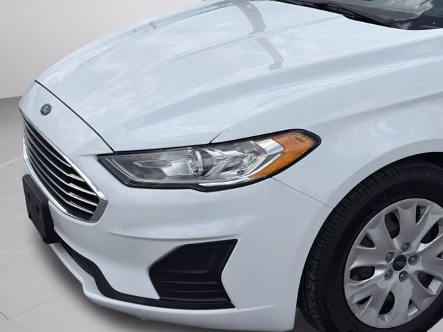 2019 Oxford White Ford Fusion S FWD Sedan