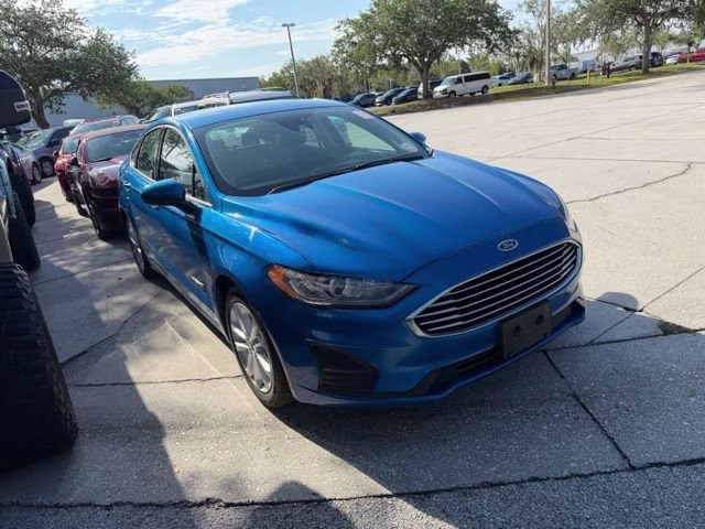 2019 Blue Metallic Ford Fusion Hybrid SE FWD Sedan