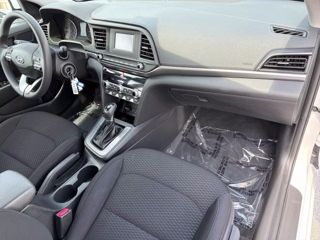 2020 Quartz White Pearl Hyundai Elantra SE FWD Sedan