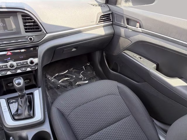 2020 Quartz White Pearl Hyundai Elantra SE FWD Sedan
