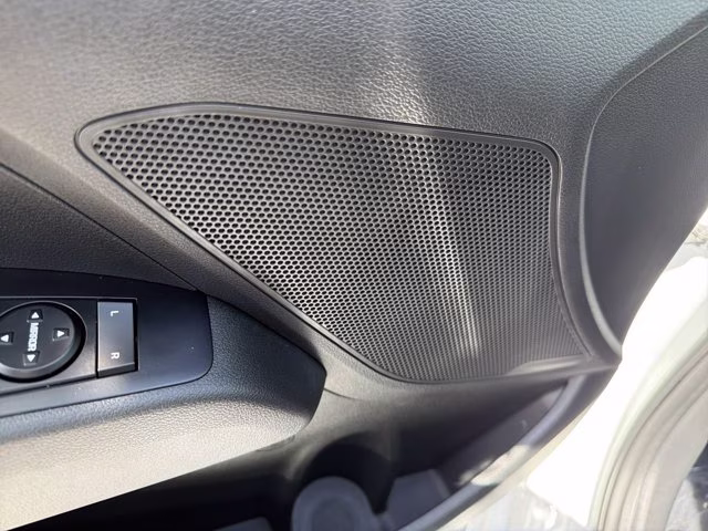 2020 Quartz White Pearl Hyundai Elantra SE FWD Sedan